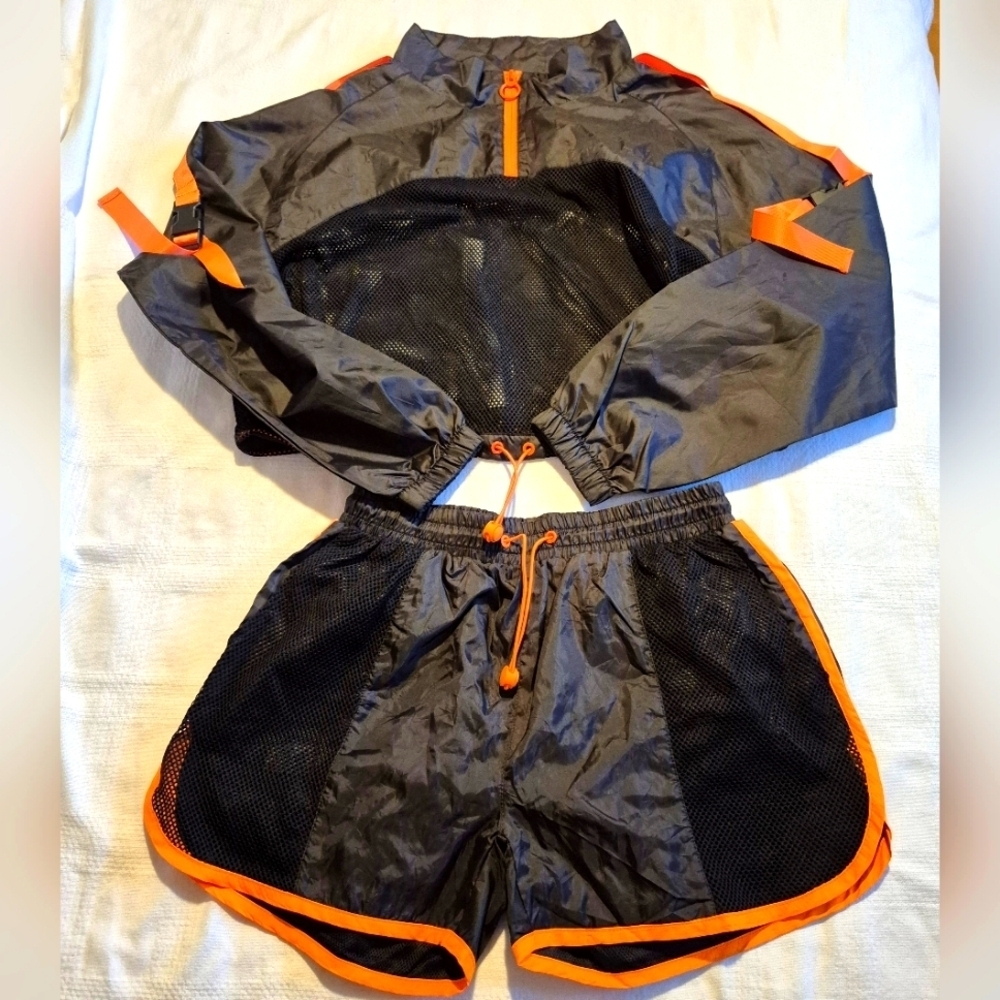 Red Fox Women's Large Long Sleeve Top And Matching Mesh Style Shorts Workout Euc